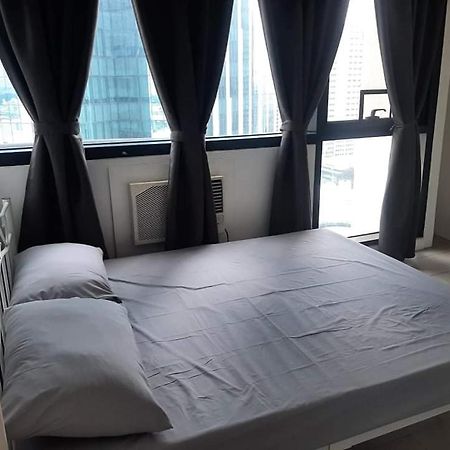 Spacious 2 Bedroom Unit With Pool 마닐라 외부 사진