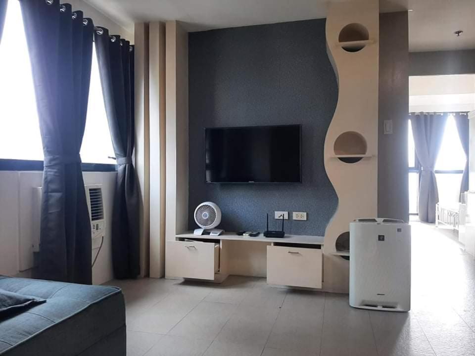 Spacious 2 Bedroom Unit With Pool 마닐라 외부 사진