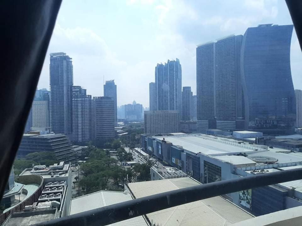 Spacious 2 Bedroom Unit With Pool 마닐라 외부 사진