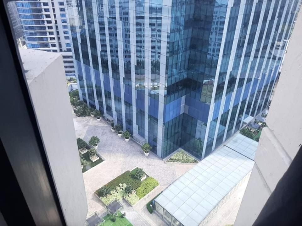 Spacious 2 Bedroom Unit With Pool 마닐라 외부 사진