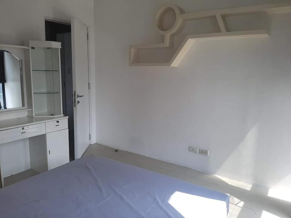 Spacious 2 Bedroom Unit With Pool 마닐라 외부 사진