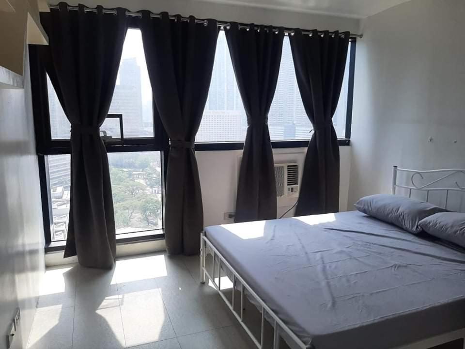 Spacious 2 Bedroom Unit With Pool 마닐라 외부 사진